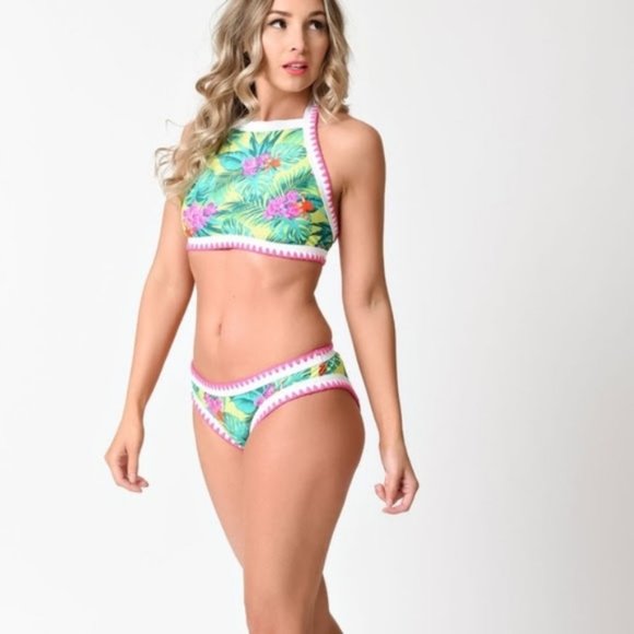 NWT Betsey Johnson Tropical Halter Swim Top - Picture 3 of 4